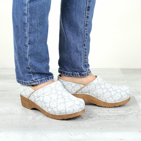VIPER Women's Embosed Leather Clog in Light Grey Snake, Size 9.5-10, PR, Sanita, Mfr#: 478516-073-41